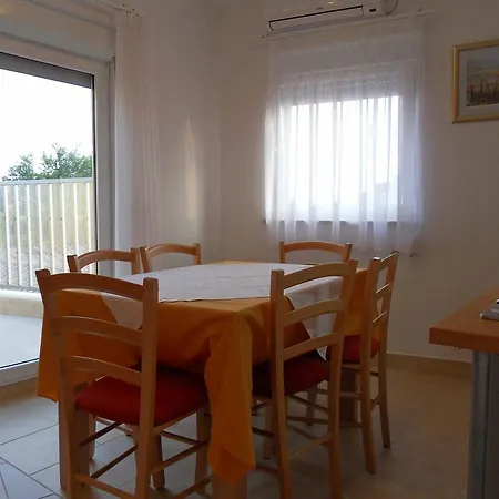 Apartments Petricevic 2 Selce Exterior photo
