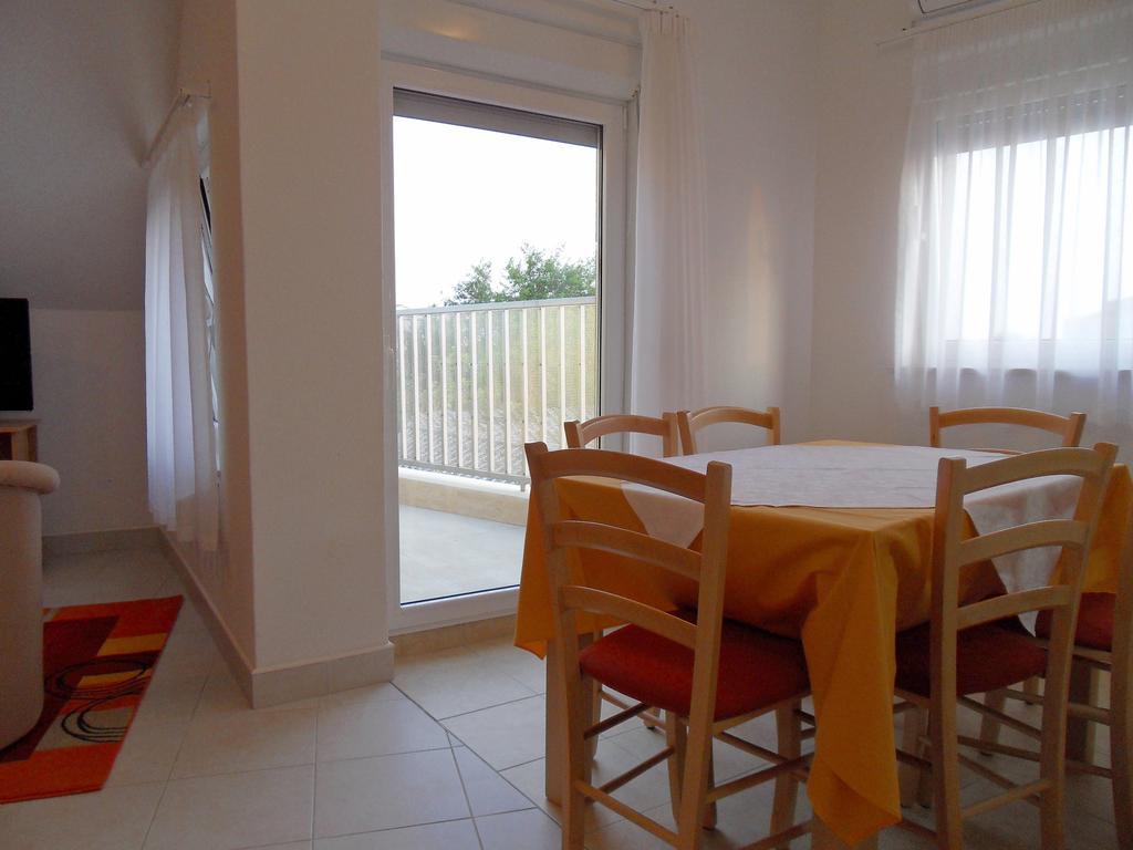 Apartment Petricevic 2 Selce